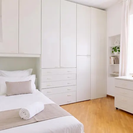 Spazioso - Vicino Al Mare E Al Porto - In Centro Citta Appartamento *